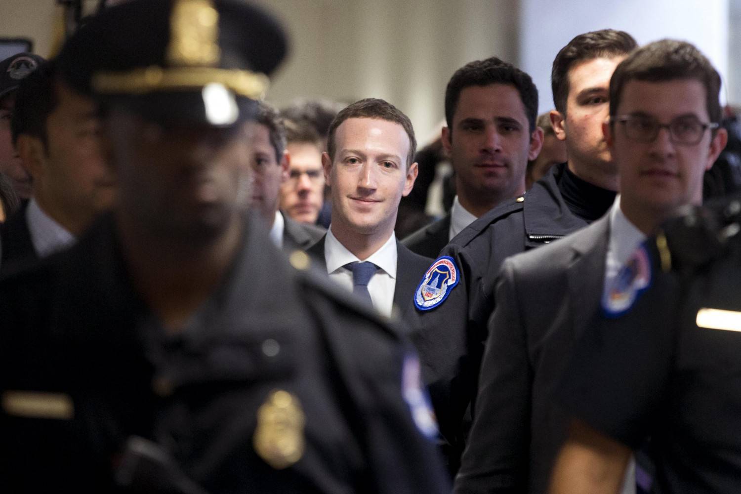 Zuckerberg: FBI no hizo lo suficiente para proteger usuarios