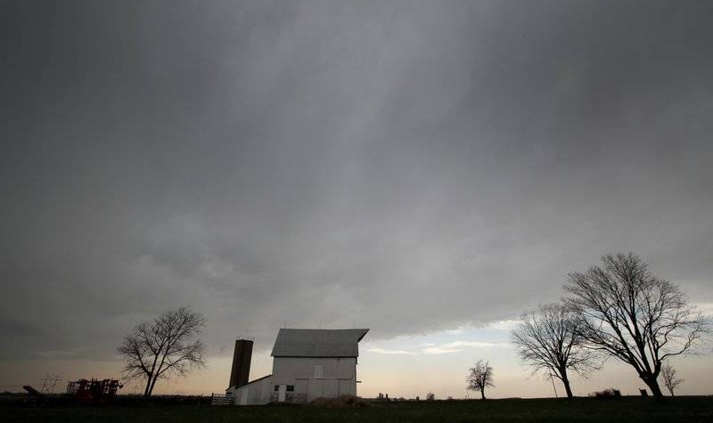 Un poderoso sistema de tormentas provoca un tornado en la región centro-norte de Estados Unidos