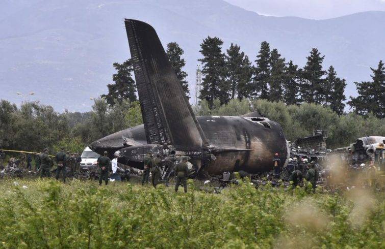 Accidente de avión militar deja 257 muertos en Argelia