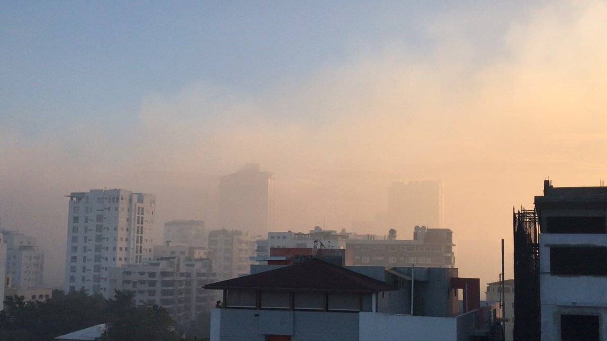 Capitaleños amanecen con fuerte olor a humo por fuego en vertedero Duquesa