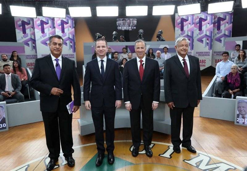 El cruce de insultos entre los dos punteros centra el segundo debate presidencial en México