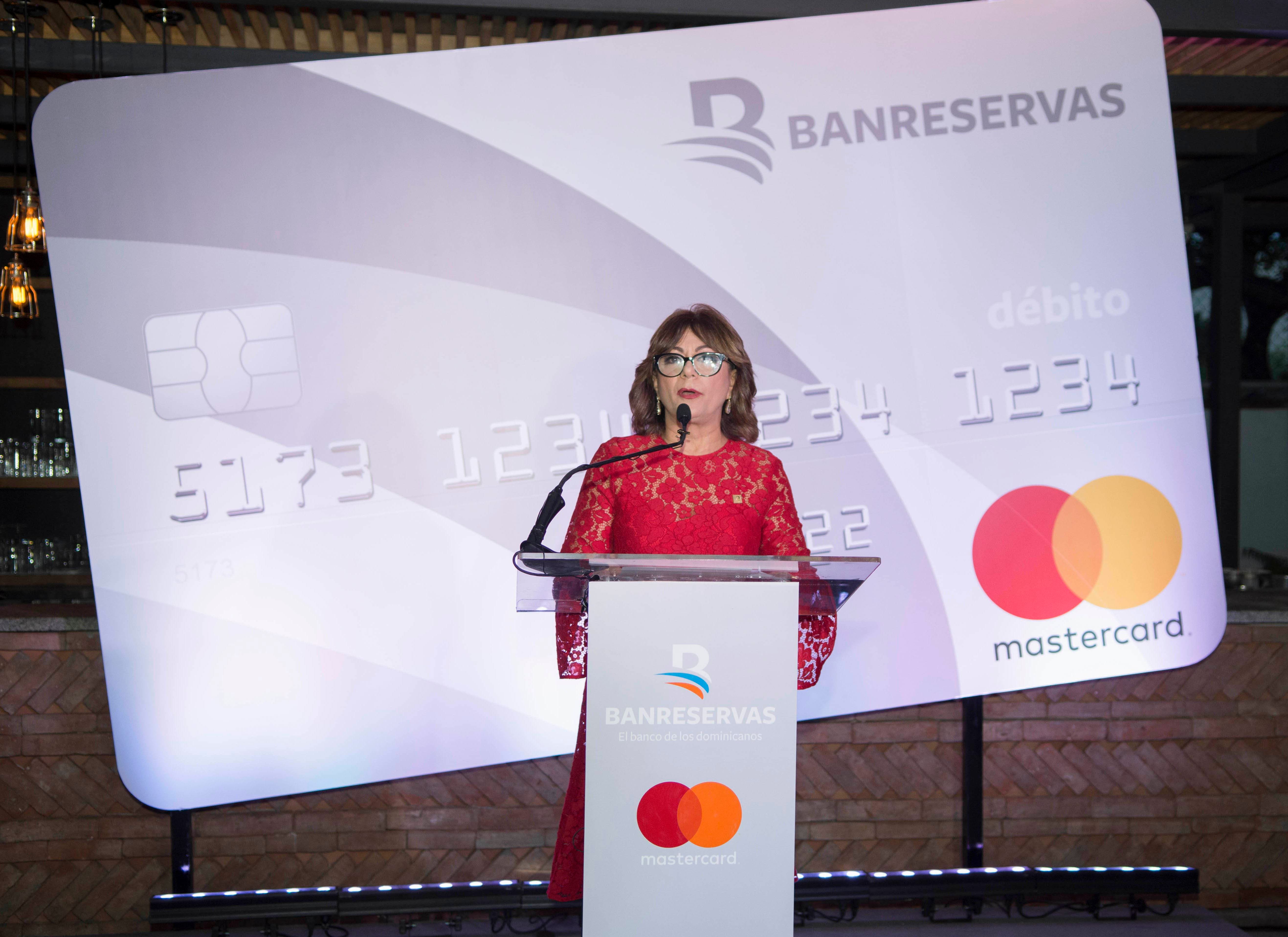 Banreservas lanza tarjeta débito Mastercard Platinum