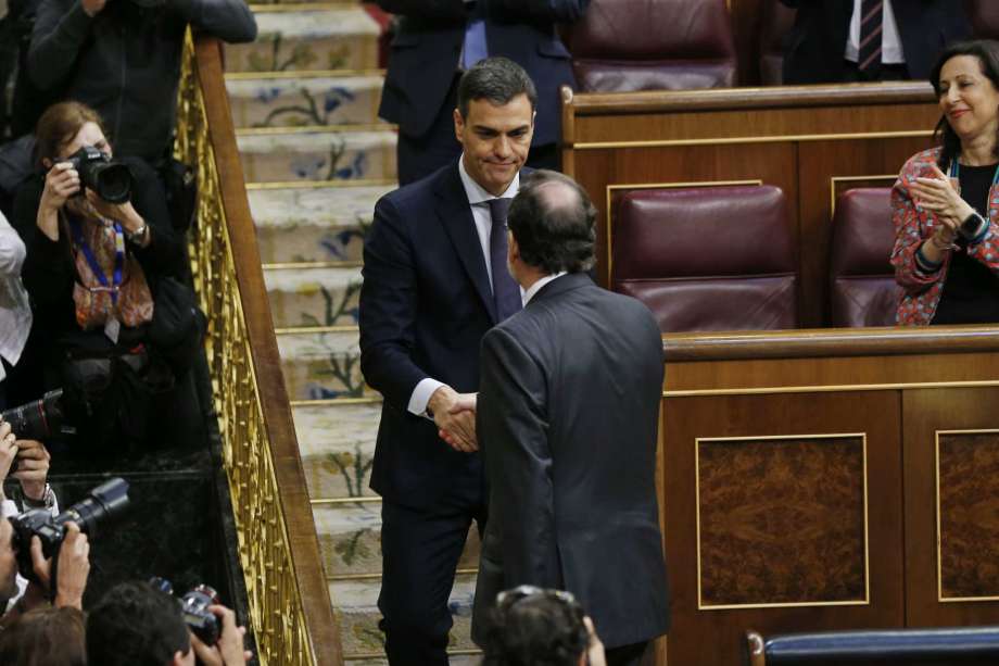 Nuevo presidente de España promete “modernizar” el país