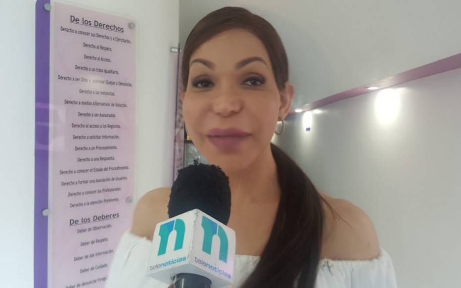 Mía Cepeda:  hay funcionarios que critican a lesbianas y gais que ocultan su homosexualidad mostrándose como hombres de familia