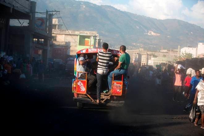 Así vive Haití su segundo día de huelga de transporte tras violentas protestas