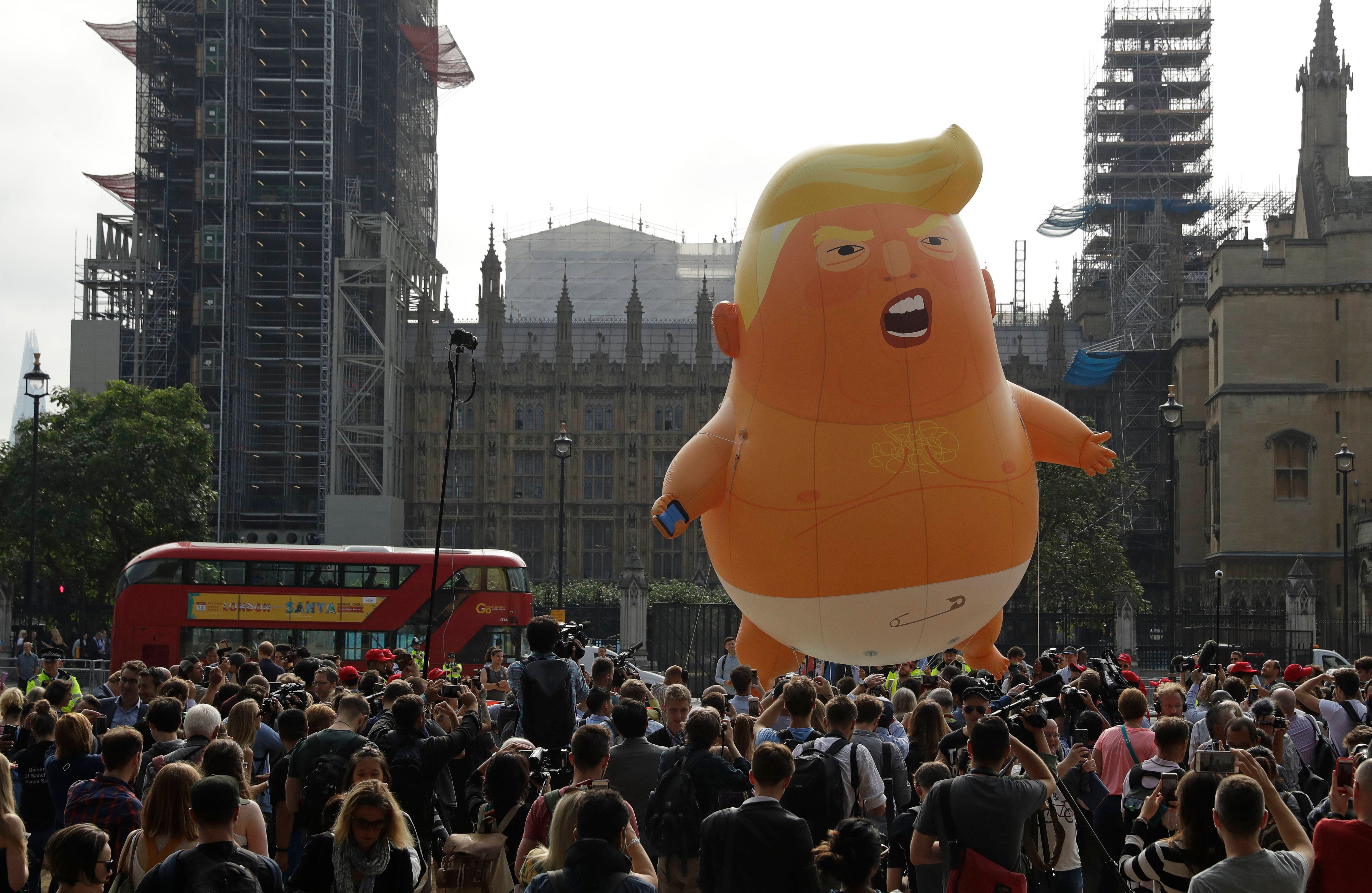 Manifestantes planean burlarse  de Donald Trump con globo gigantesco