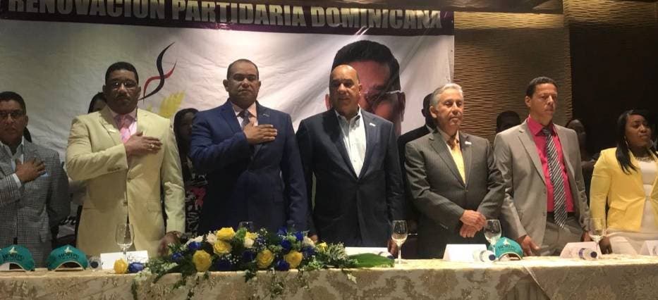 Profesionales lanzan  movimiento en respaldo al ex presidente Leonel Fernández
