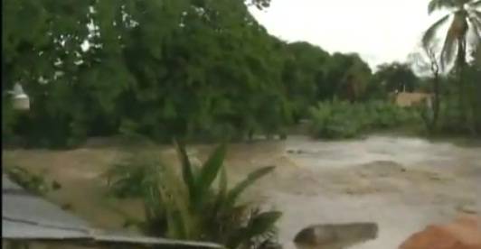 Desborde de río Lebrón y cañadas provocan inundaciones en barrios Los Alcarrizos