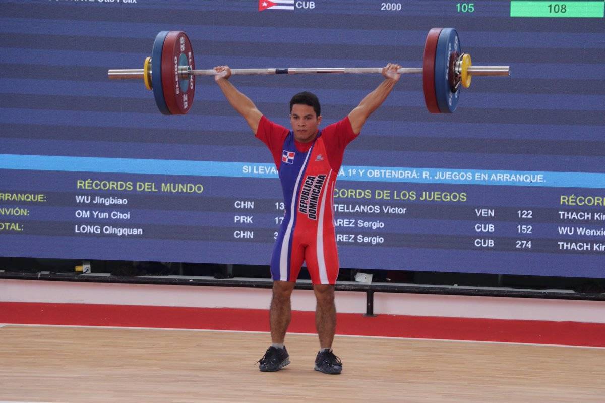 Video: El dominicano Luis García gana oro en levantamiento de pesas e impone nuevo récord