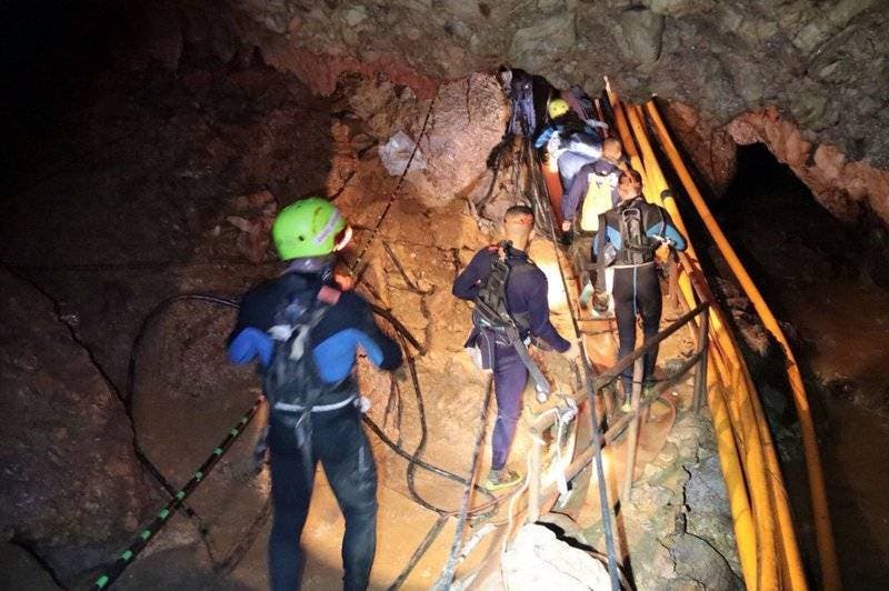 Comienza la operación para rescatar a 12 niños y a su entrenador atrapados en una cueva de Tailandia desde el 23 de junio