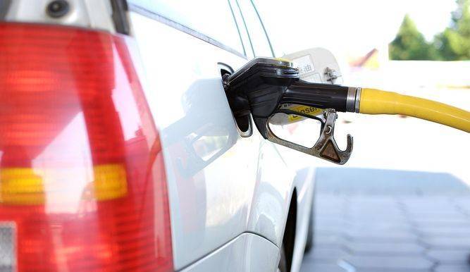Algunos de los combustibles mantienen su precio, otros suben RD$1.00 o RD$2.00