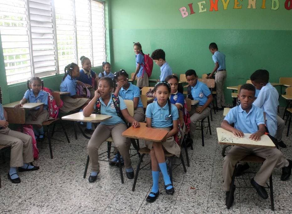 Presidente Luis Abinader anuncia año escolar será virtual; entregará tabletas y laptops a cada niño dominicano