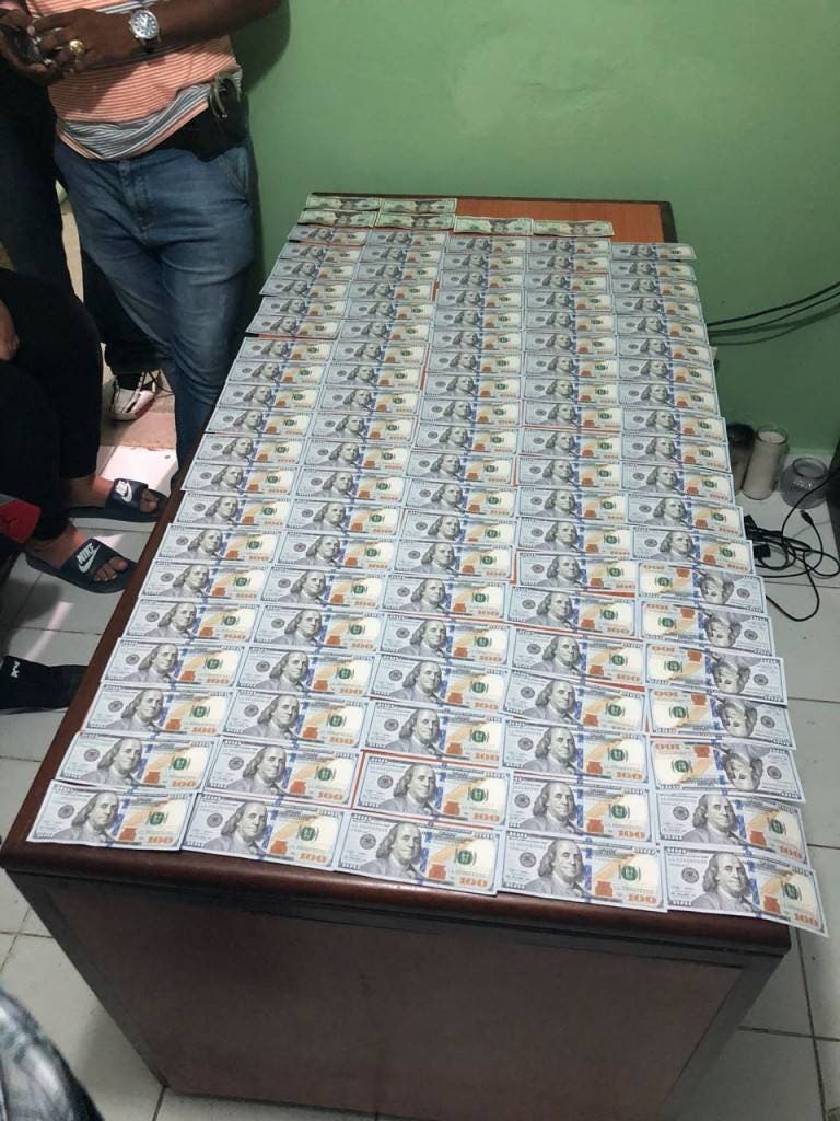 Detienen  norteamericano con más de 10 mil dólares falsos en Higüey