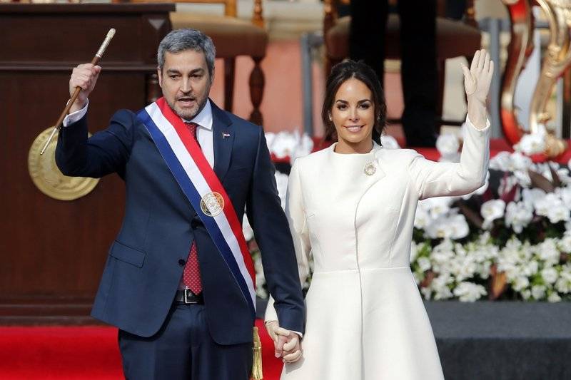 Asume nuevo presidente de Paraguay