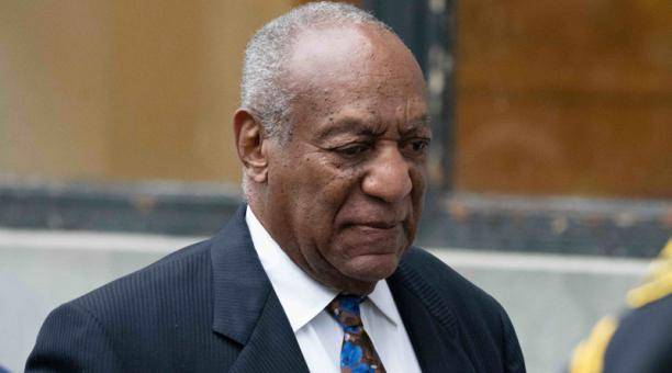 Bill Cosby llega a un tribunal de EE.UU. para oír la lectura de su sentencia
