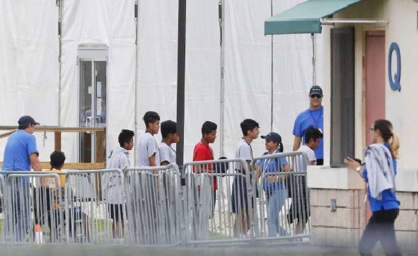 EEUU perdió la pista de 1,488 niños migrantes después de colocarlos en casas