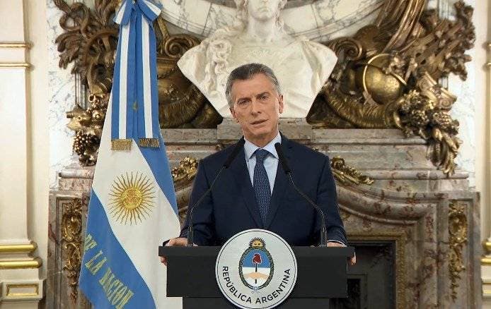 Video: Mauricio Macri anuncia reducción de ministerios y más impuestos para afrontar la crisis en Argentina