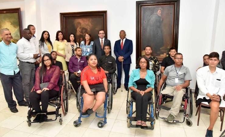 Ministerio de Educación ofrece espacio laboral a personas con discapacidad