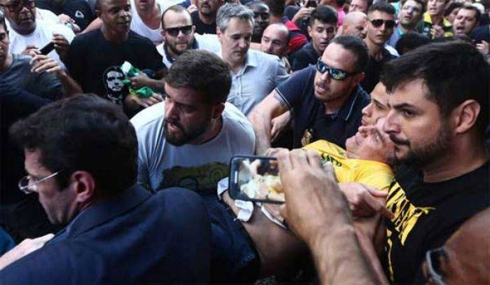 Ultraderechista Bolsonaro sometido a cirugía tras ser acuchillado en mitin