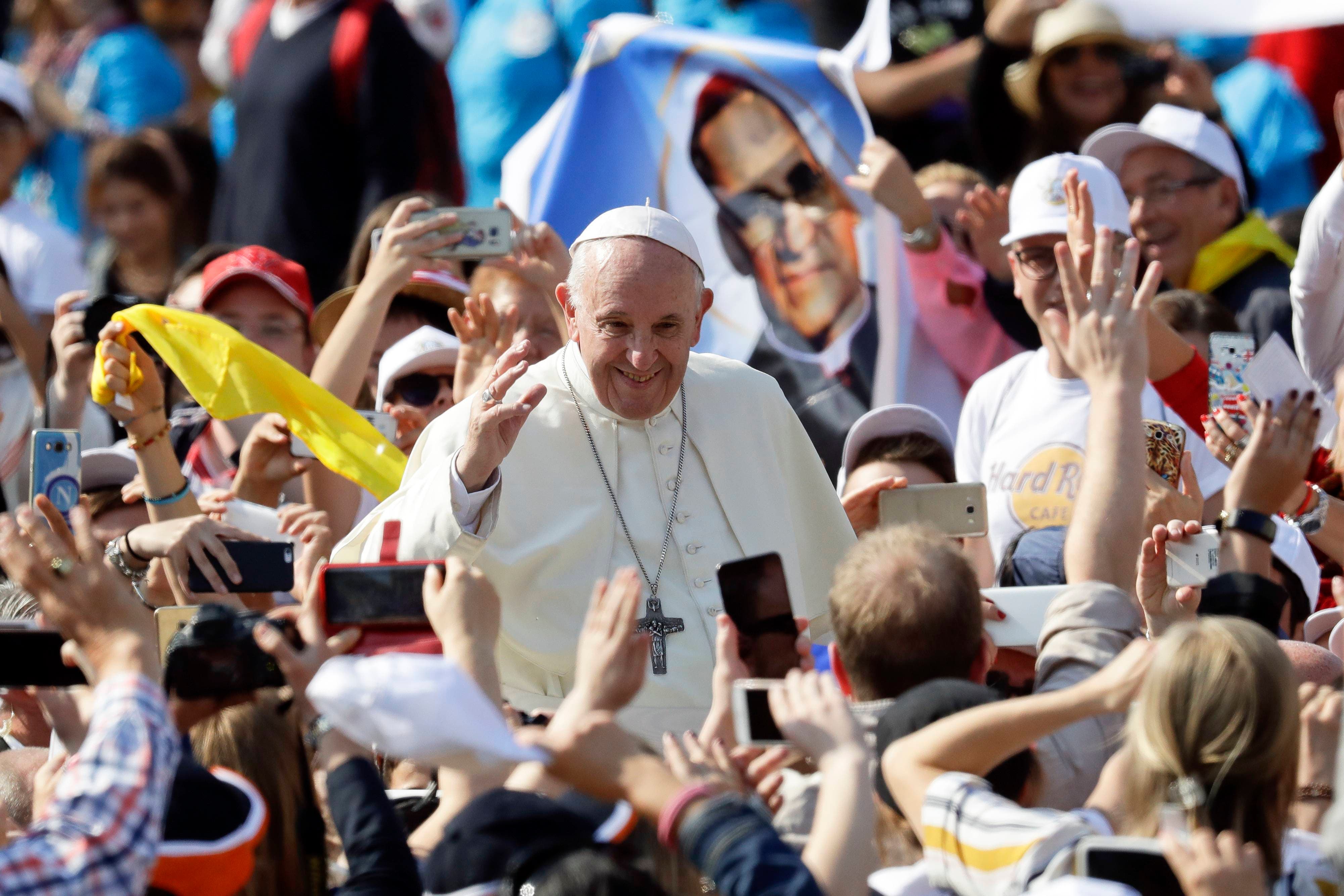 El papa Francisco proclama santo al arzobispo Oscar Arnulfo Romero, la voz de los pobres