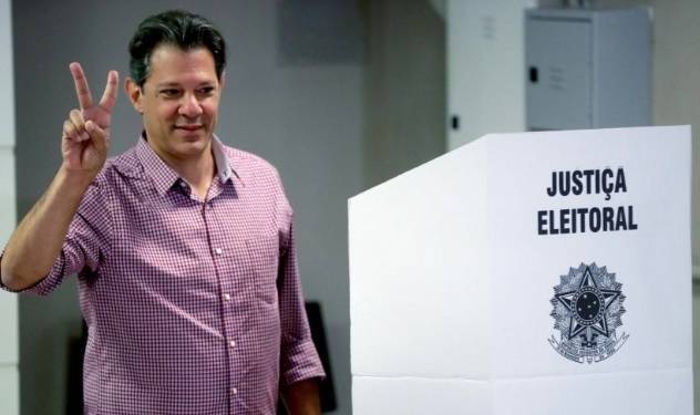Elecciones en Brasil: Haddad vota con la confianza de que habrá una segunda vuelta