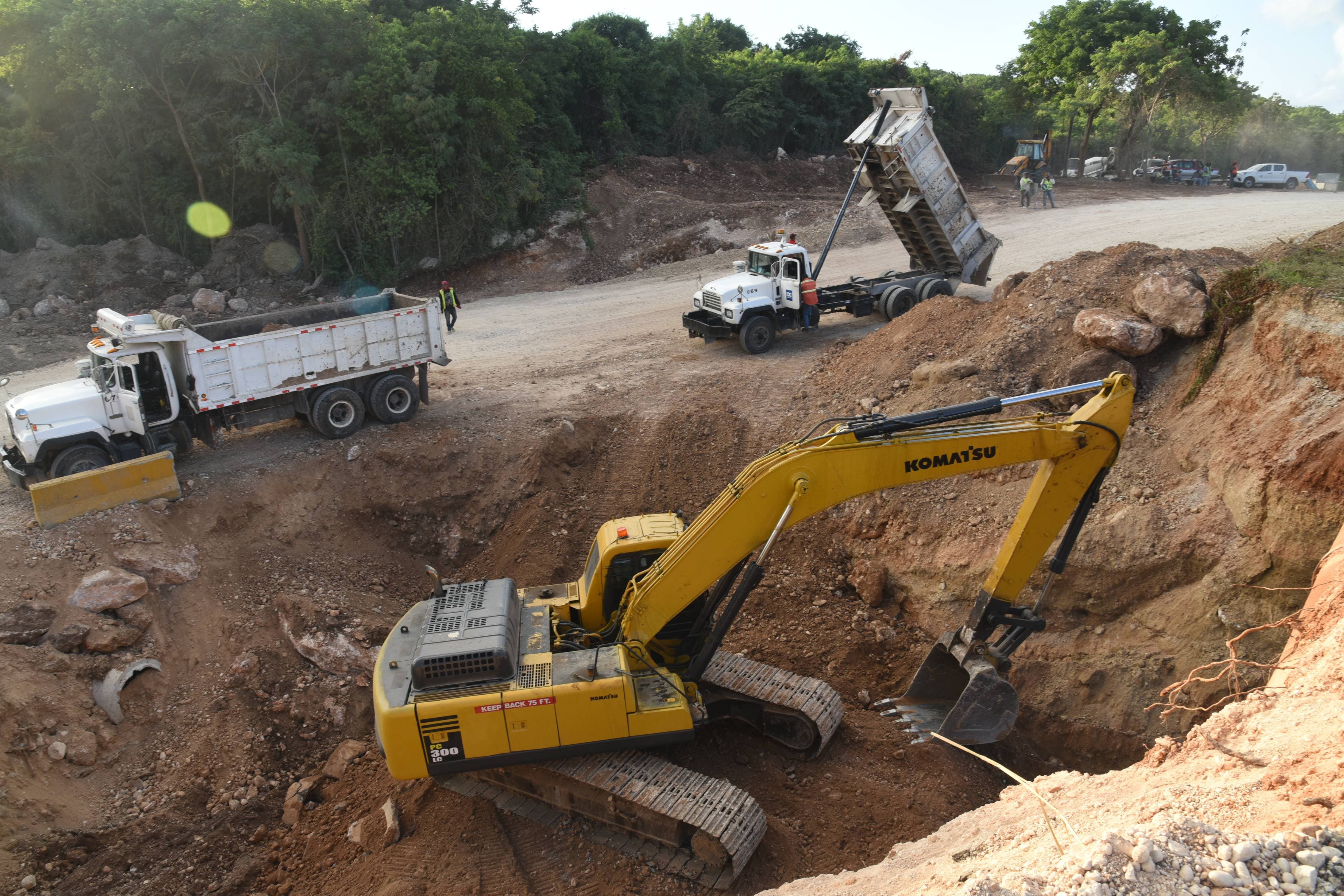 MOPC avanza trabajos en la carretera Azua-Barahona