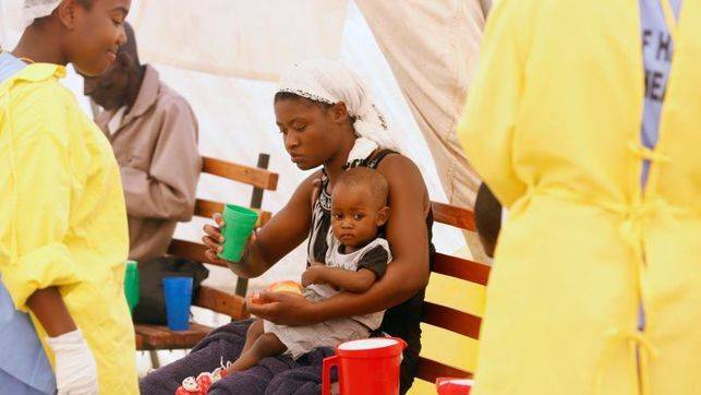 Vacunan a medio millón de personas en Zimbabue por el cólera que deja 49 muertos