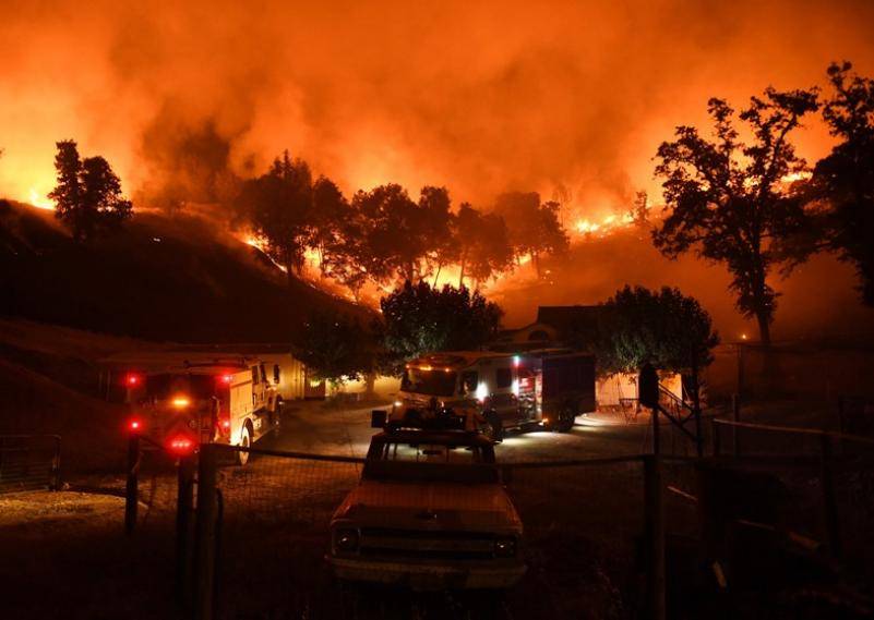 Autoridades dan por controlado incendio California que se cobró 85 vidas
