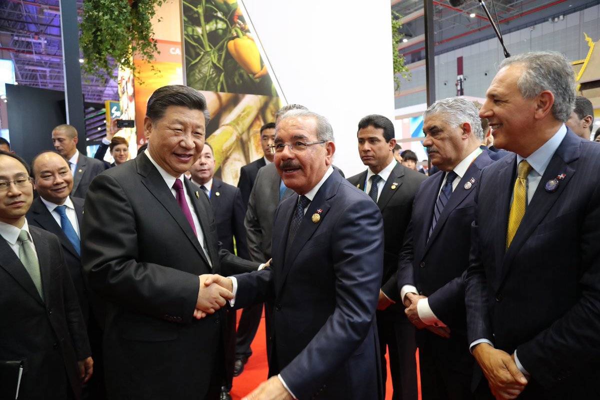 El presidente Danilo Medina le pide a China equilibrar la balanza comercial