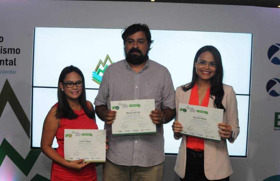 Mariela Mejía y Marvin del Cid, ganadores del premio Periodismo Ambiental 2018