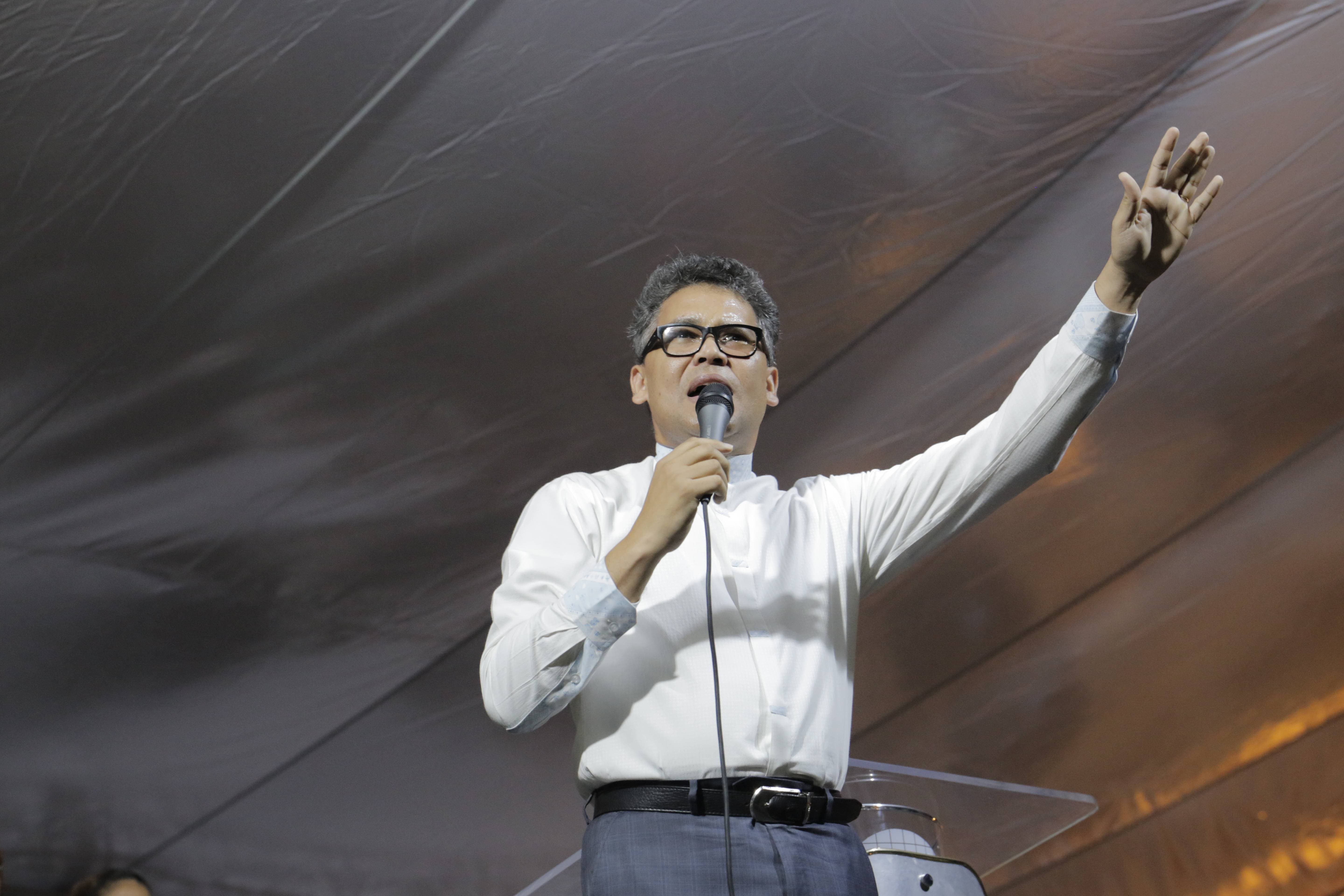 De ganar las próximas elecciones, Carlos Peña integrará agencias públicas en un solo ministerio de la familia