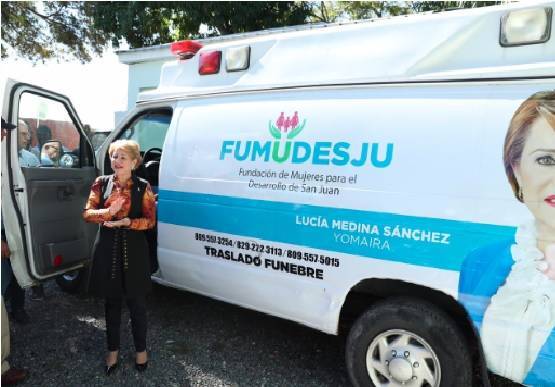 Lucía Medina dona ambulancia fúnebre a San Juan