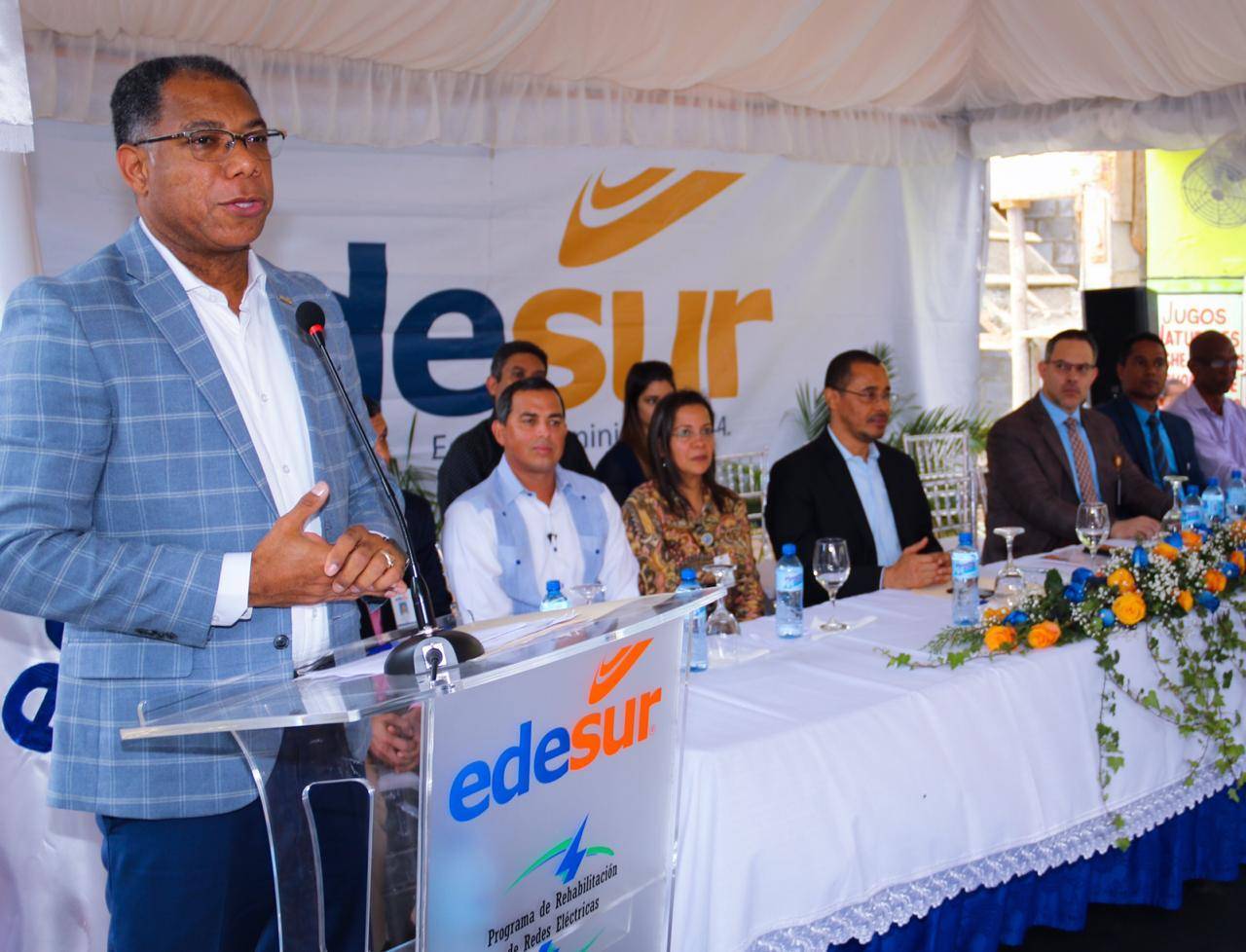 Edesur coloca en 24 horas de energía a sectores del municipio Haina