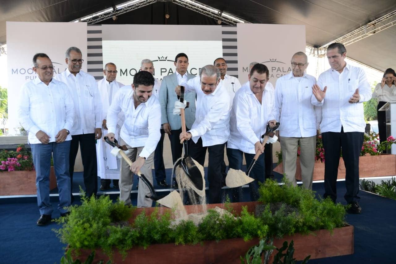 Con la participación de Danilo Medina, dan primer picazo para construir el Moon Palace Punta Cana