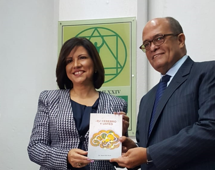 Vicepresidenta pondera obra “Su Cerebro y Usted” del  doctor José Silié Ruiz