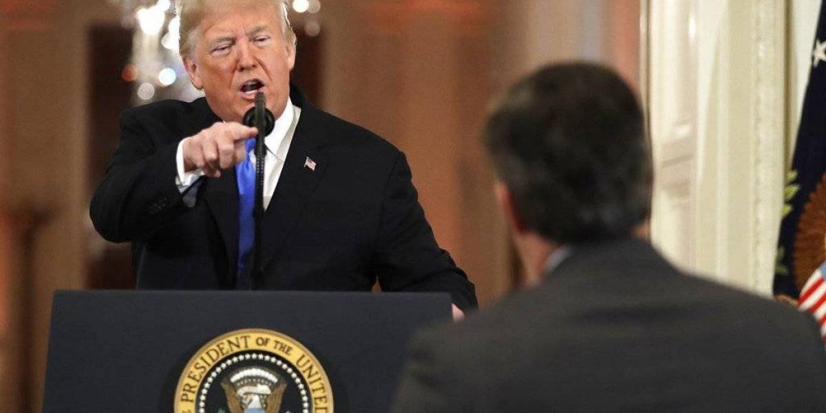 Casa Blanca suspende a reportero por confrontar a Trump