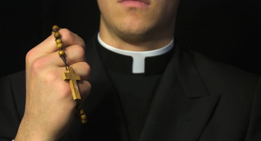La Iglesia española quiere sacerdotes “enteramente varones, heterosexuales»