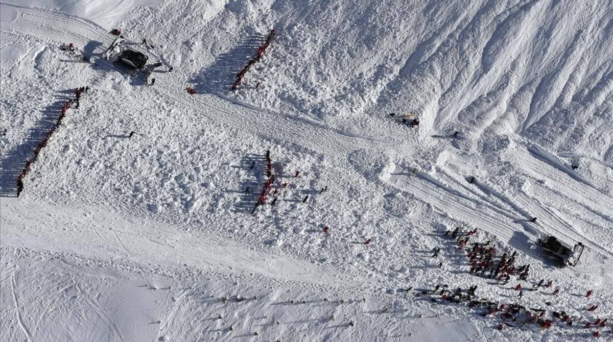 Un niño sobrevive tras una hora sepultado en una avalancha en Alpes franceses