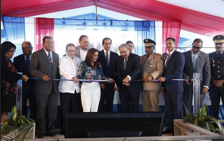 Danilo Medina inaugura Sistema 911 en Higüey; tendrá patrullaje en lanchas