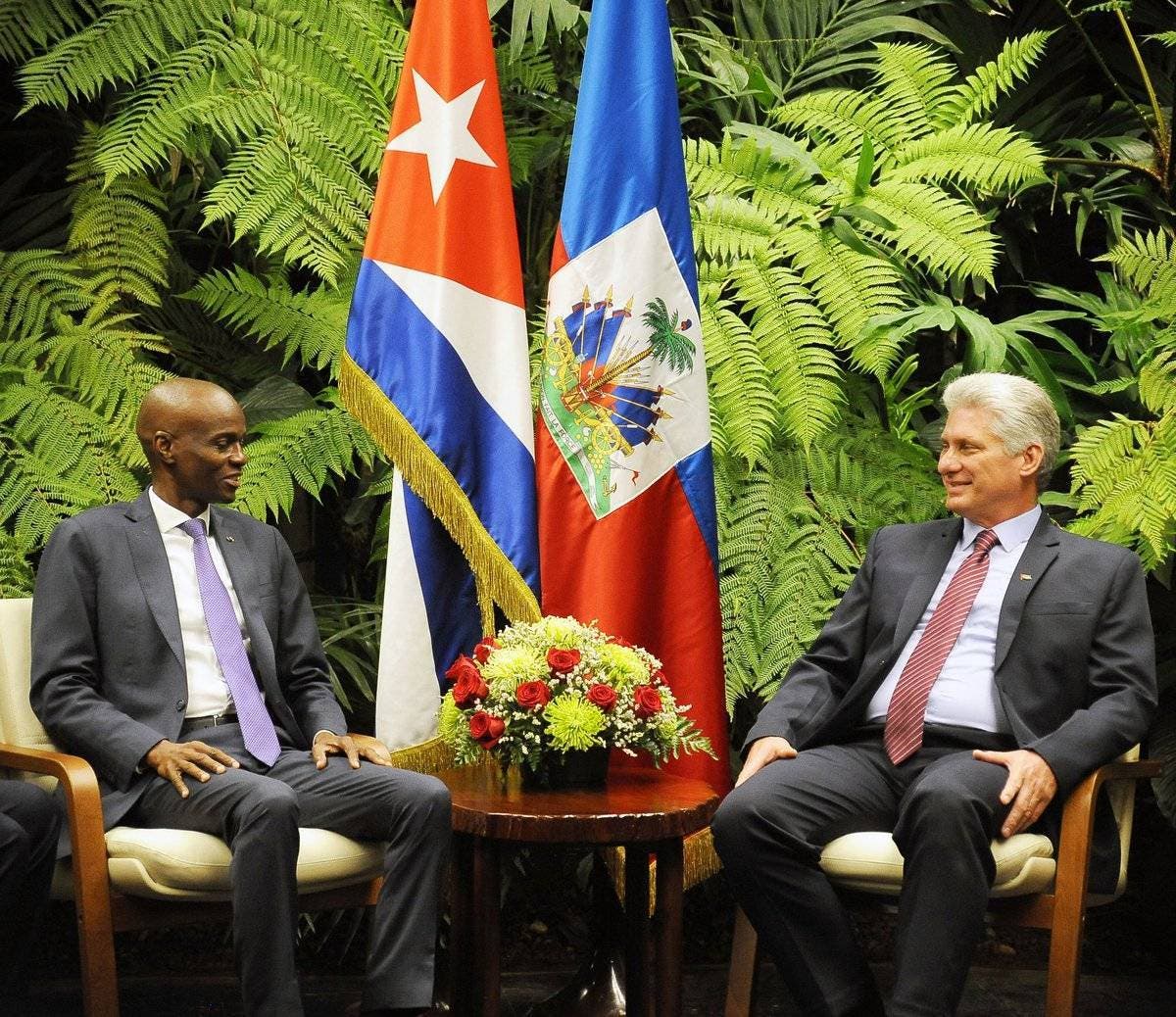 El presidente de Cuba Miguel Díaz-Canel y su homólogo de Haití, Jovenel Moise repasan relaciones