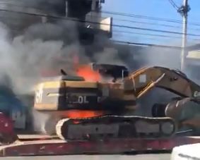 Video: Queman camión en plena vía por desalojos en  el kilómetro 11 de la Autopista Duarte