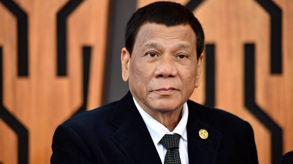 Duterte anima a matar obispos católicos de Filipinas porque son inútiles