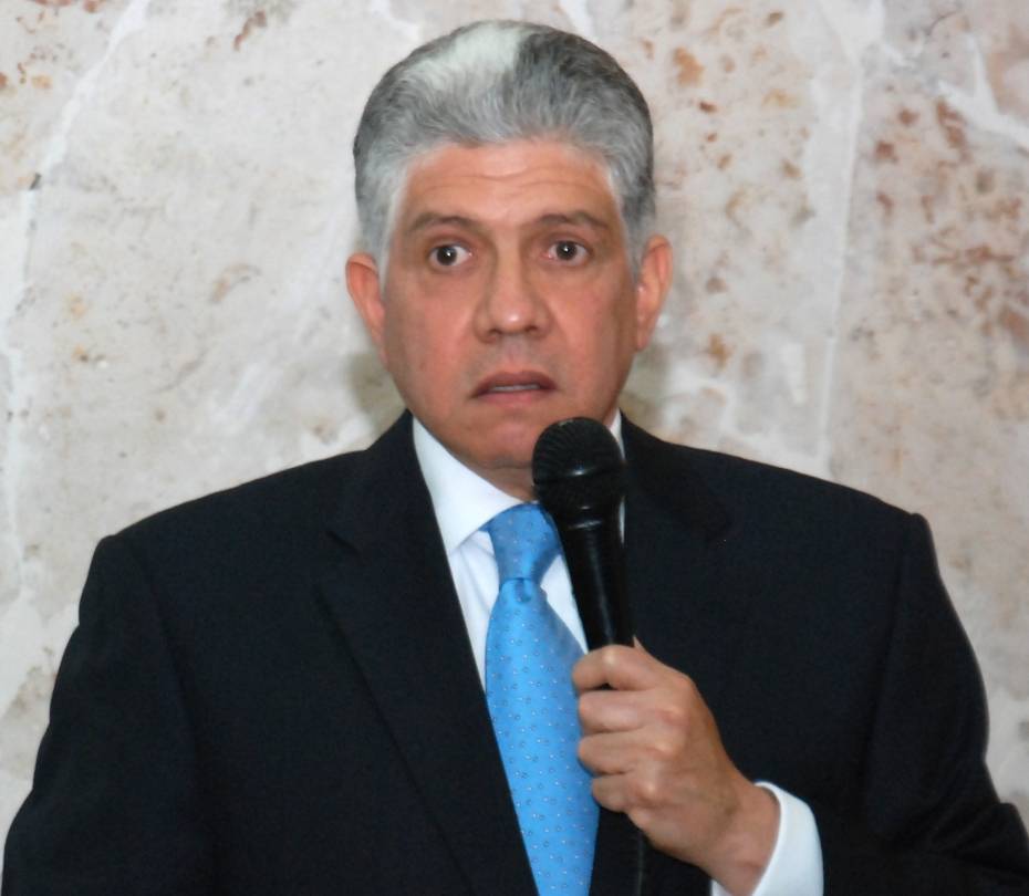 Eduardo Estrella reacciona a declaraciones de Abel Martínez sobre incendio en vertedero Rafey
