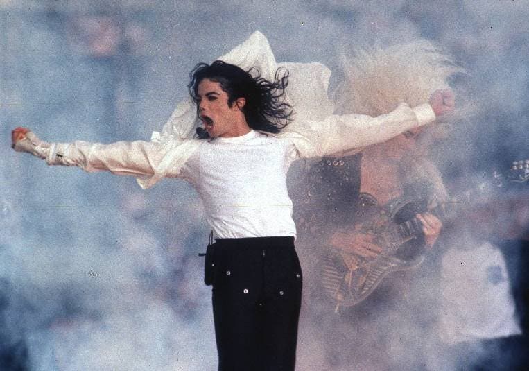 10 años después, las figuras alrededor de Michael Jackson