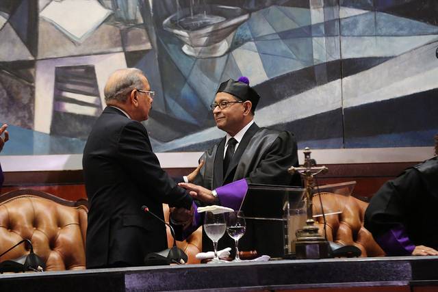 Presidente Medina asiste a audiencia en conmemoración del Día del Poder Judicial