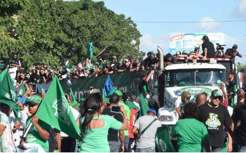 Estrellas Orientales celebran triunfo en San Pedro de Macorís