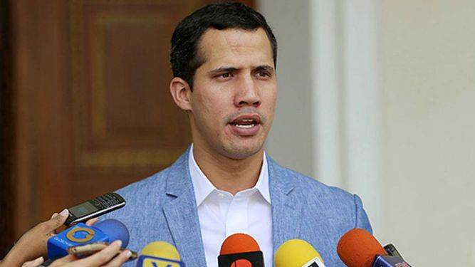 Oposición venezolana en Madrid apoya a Juan Guaidó como legítimo presidente