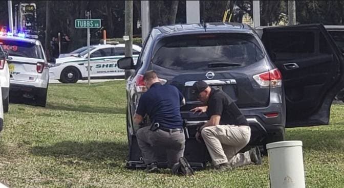 Mueren cinco personas en un tiroteo en un banco en Florida