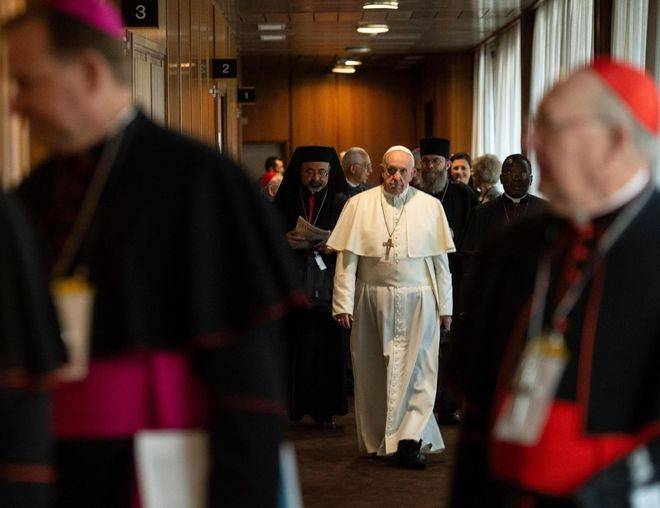 El papa asegura que la Iglesia llevará ante la justicia a los abusadores