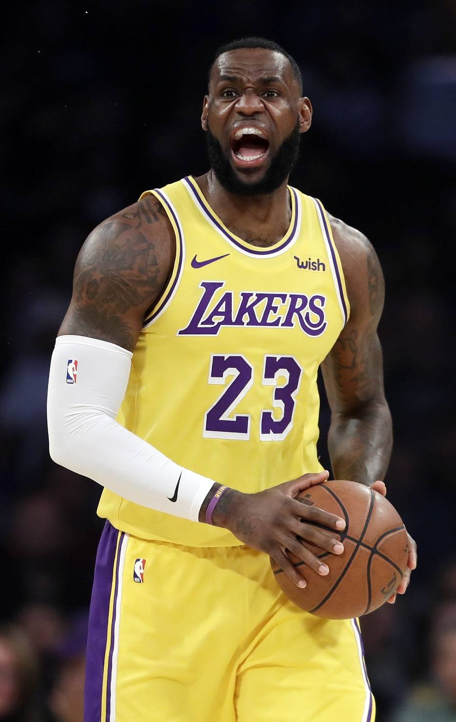 Lebron James único Jugador En Top 10 De Asistencias Y Puntos